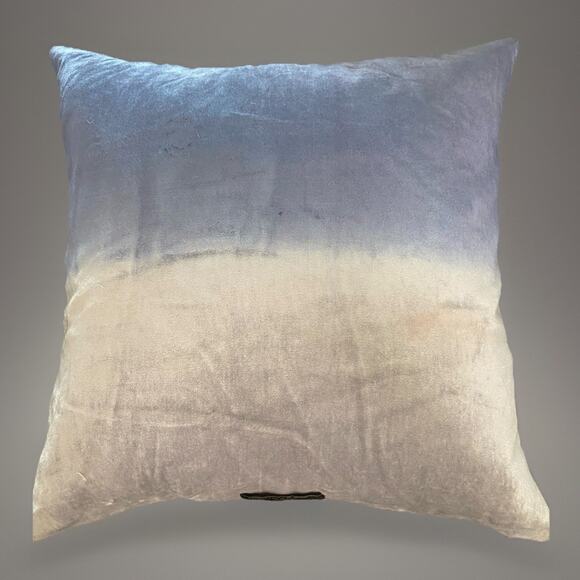 Donna Karan Home 18"x18"" Silver Blue Ombre 100% Feather Fill Pillow - Picture 2 of 3